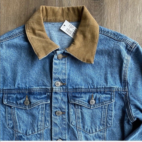 ⭐️HOST PICK⭐️ Brandy Melville Kaylee Denim jacket - Picture 6 of 6